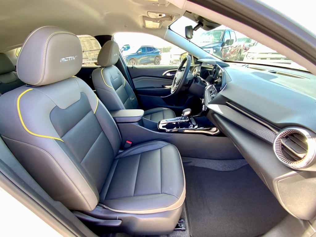 Thumbnail: 2026 Chevrolet Trax - 11