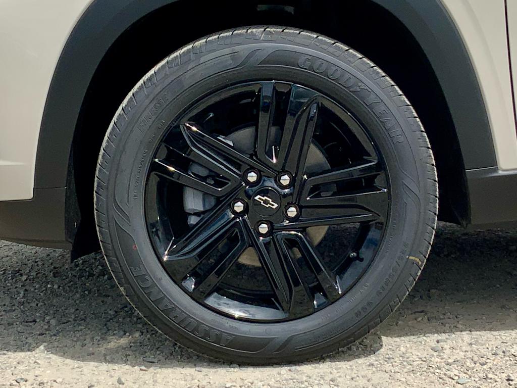 Thumbnail: 2026 Chevrolet Trax - 8