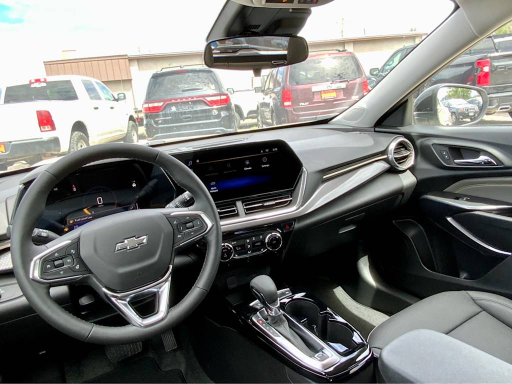 Thumbnail: 2026 Chevrolet Trax - 14