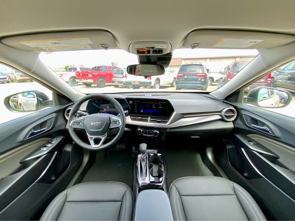 Thumbnail: 2026 Chevrolet Trax - 2