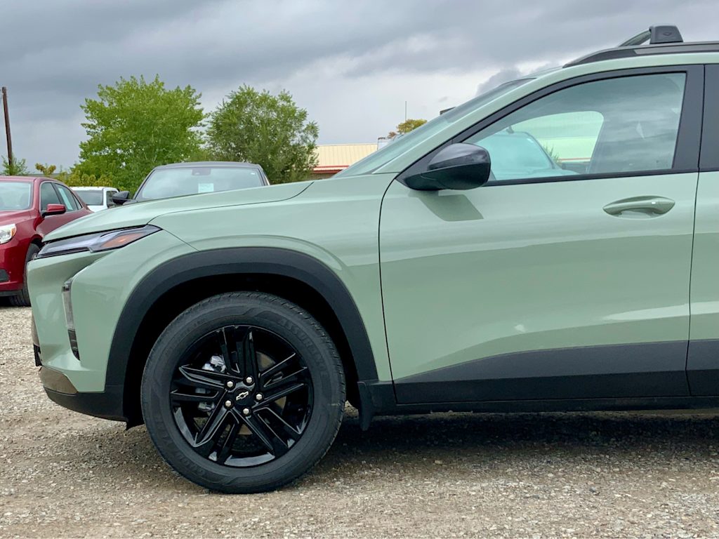 Thumbnail: 2026 Chevrolet Trax - 8