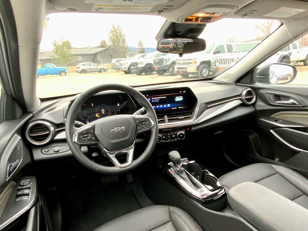 Thumbnail: 2025 Chevrolet Trax - 10