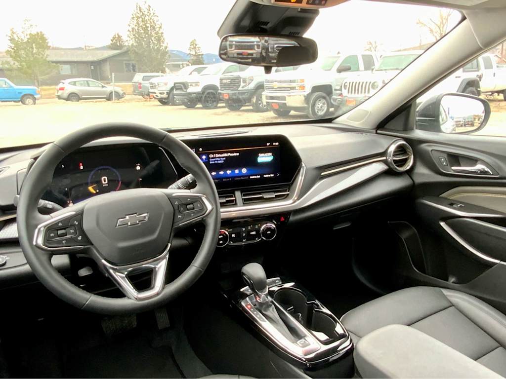 Thumbnail: 2025 Chevrolet Trax - 15