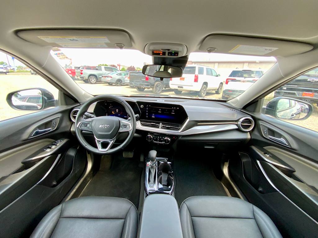 Thumbnail: 2026 Chevrolet Trax - 2