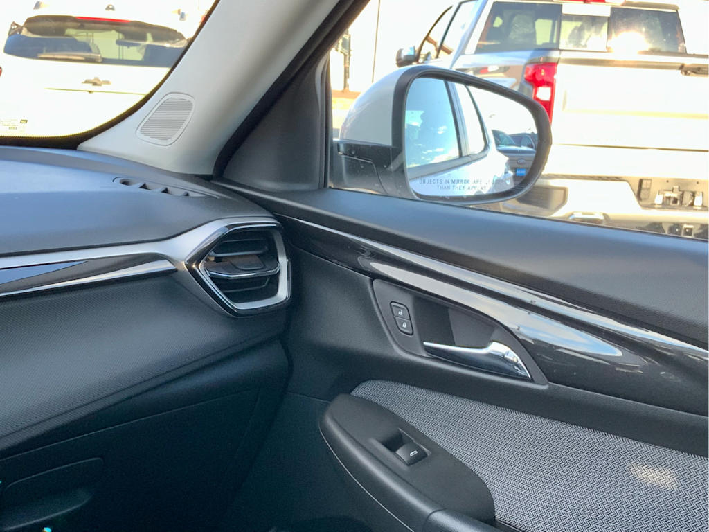 Thumbnail: 2026 Chevrolet TrailBlazer - 35