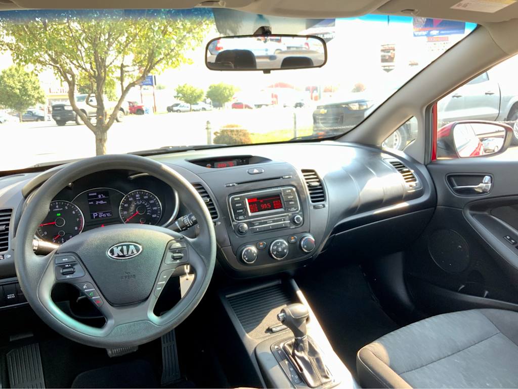 Thumbnail: 2016 Kia Forte - 14