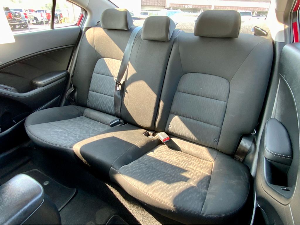 Thumbnail: 2016 Kia Forte - 33
