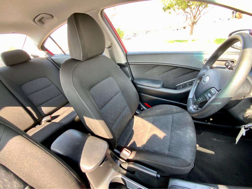 Thumbnail: 2016 Kia Forte - 34