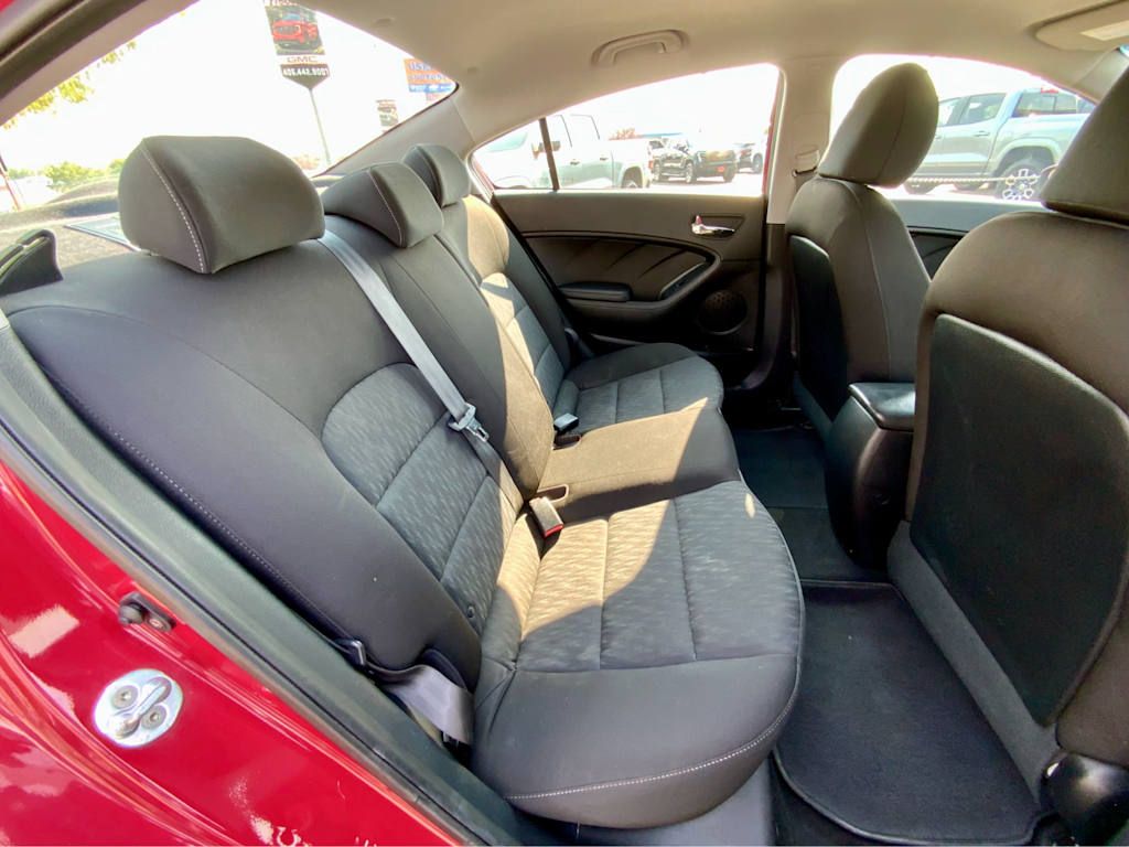 Thumbnail: 2016 Kia Forte - 32