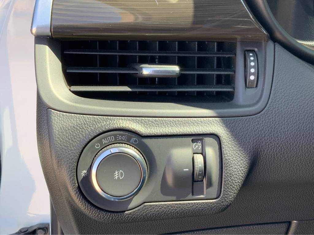 2020 Buick Envision Premium I 47