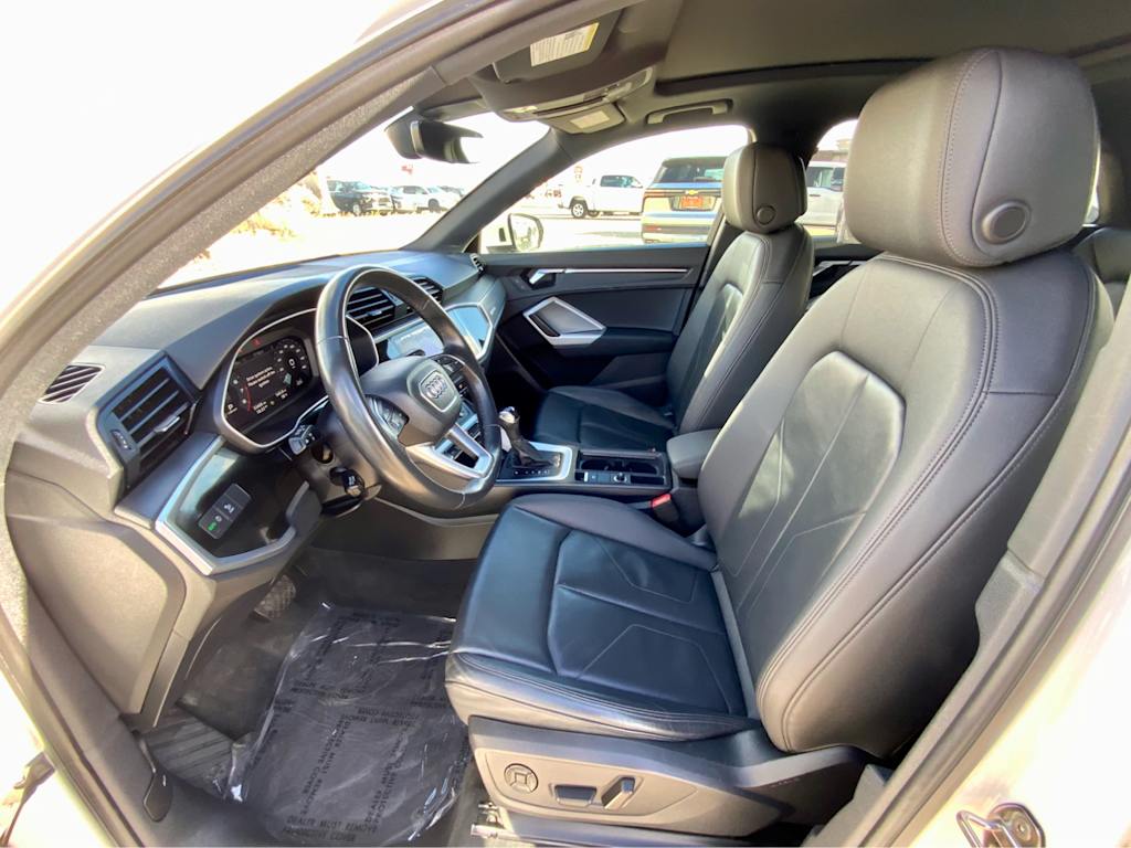 Thumbnail: 2023 Audi Q3 - 10