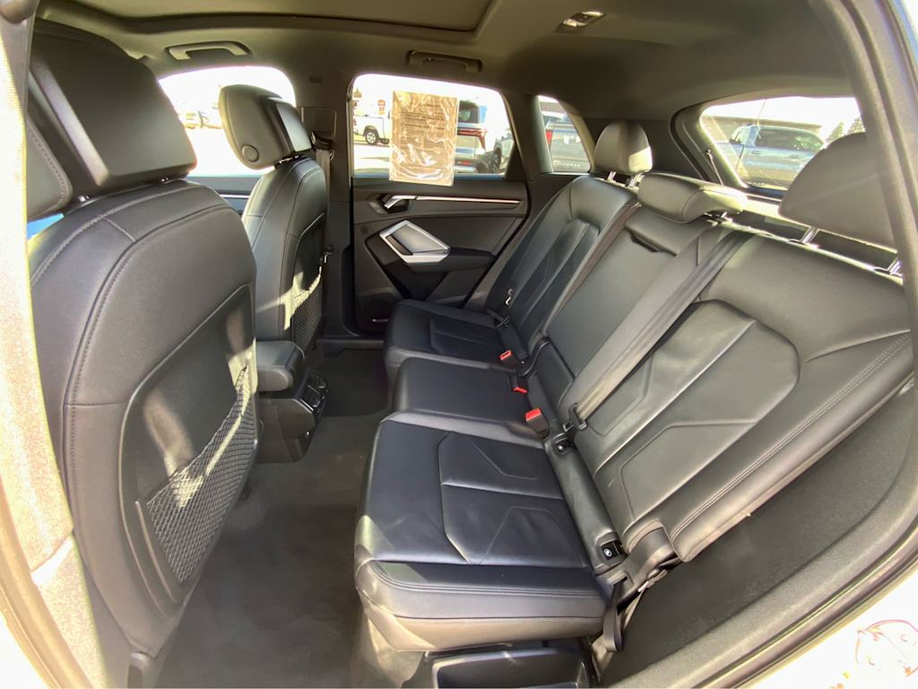 Thumbnail: 2023 Audi Q3 - 12