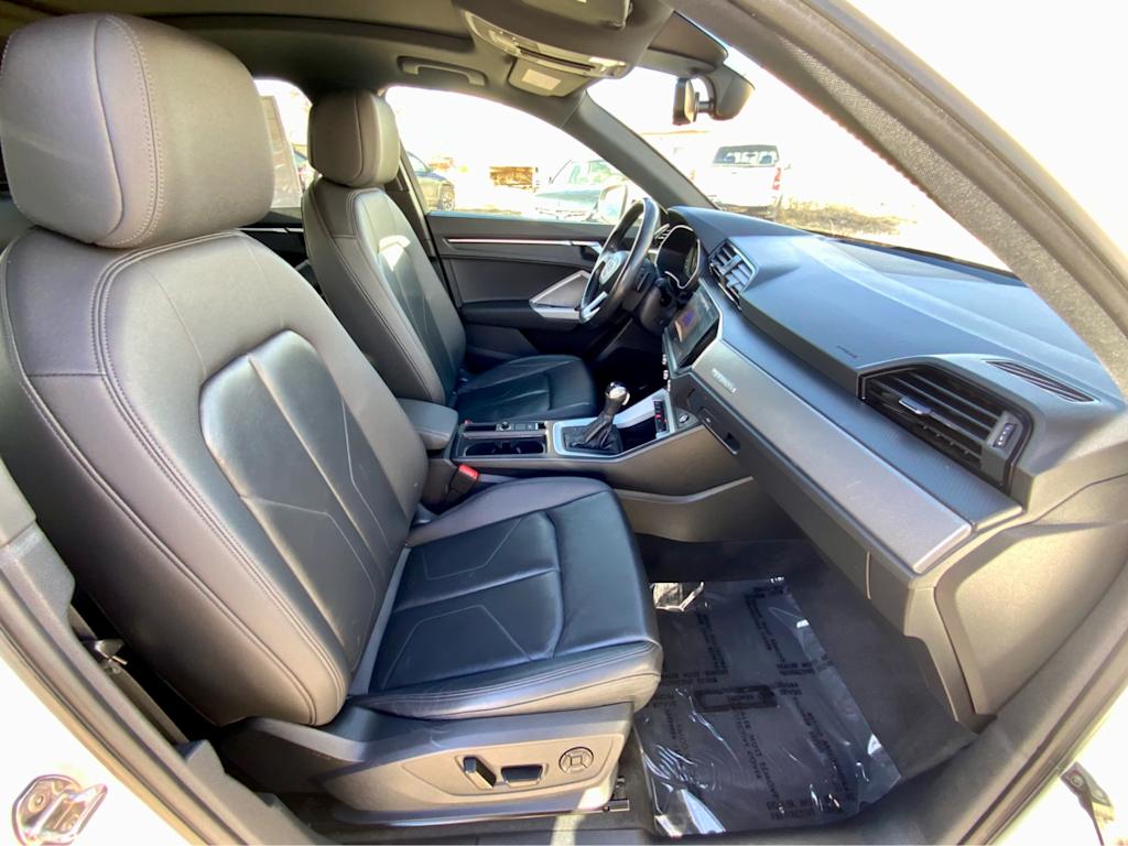 Thumbnail: 2023 Audi Q3 - 11