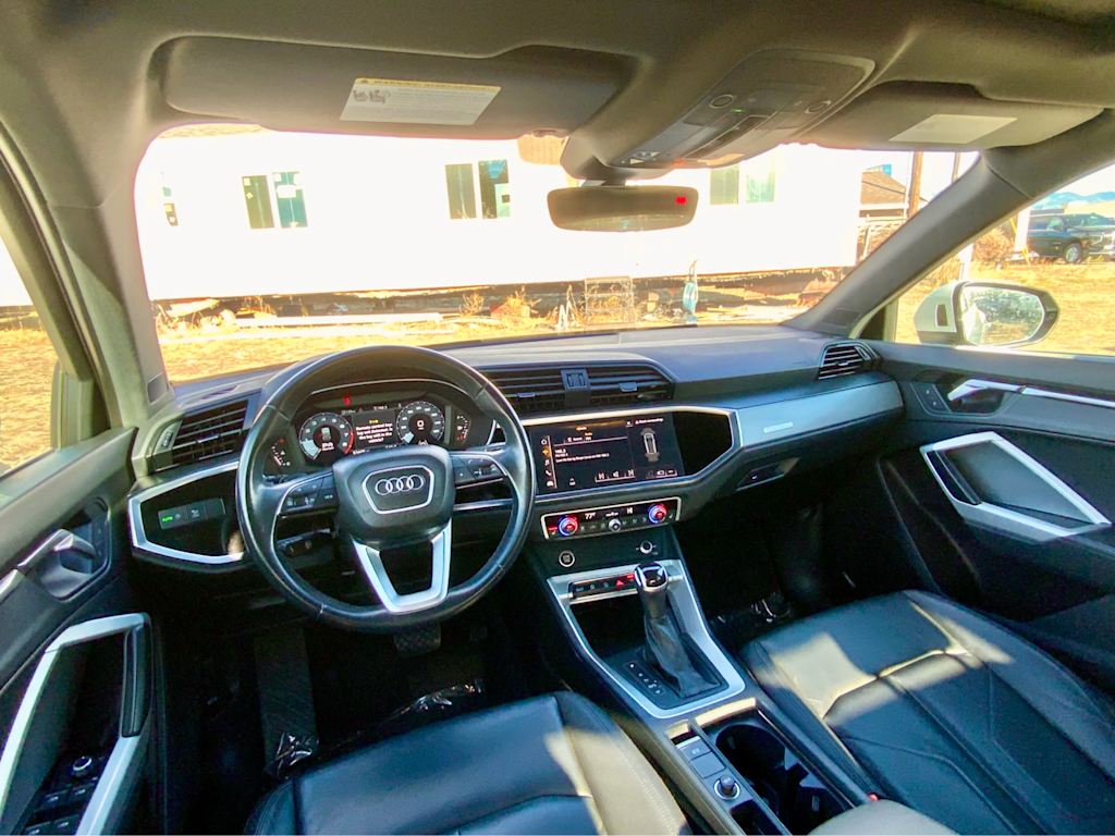 Thumbnail: 2023 Audi Q3 - 9