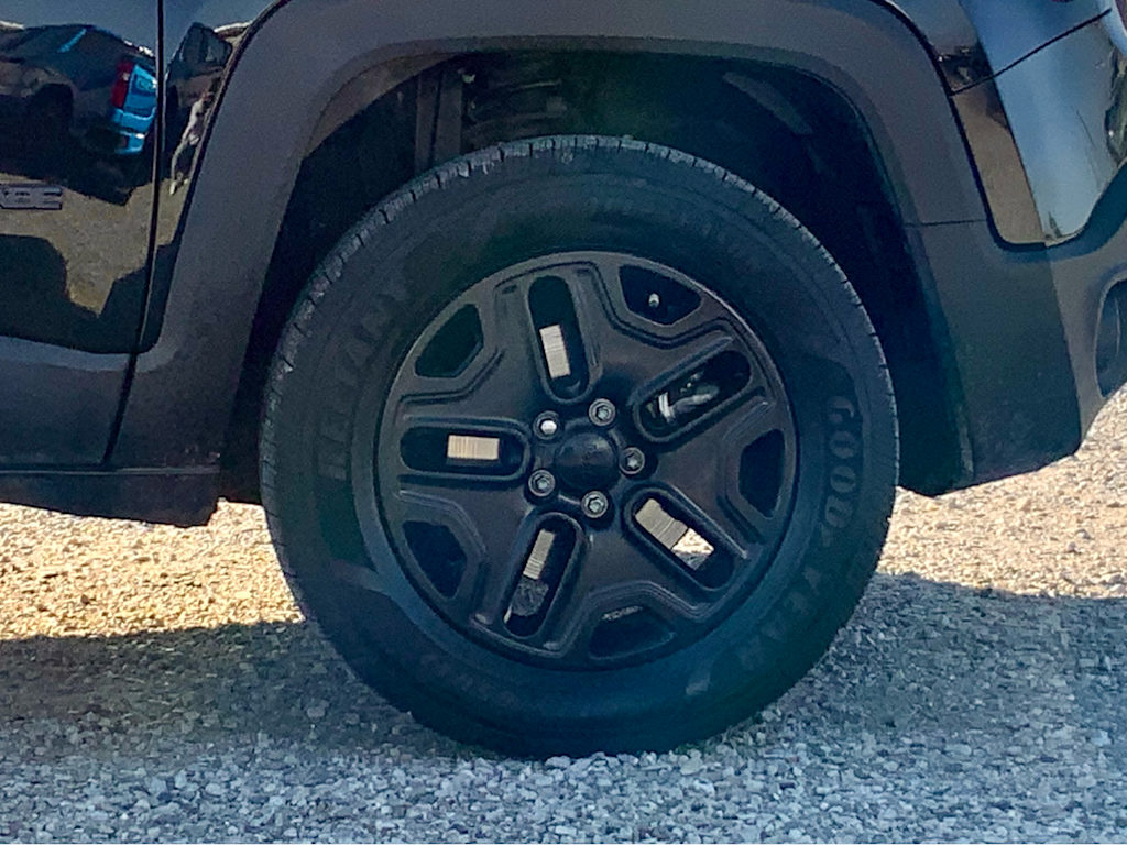 Thumbnail: 2018 Jeep Renegade - 9