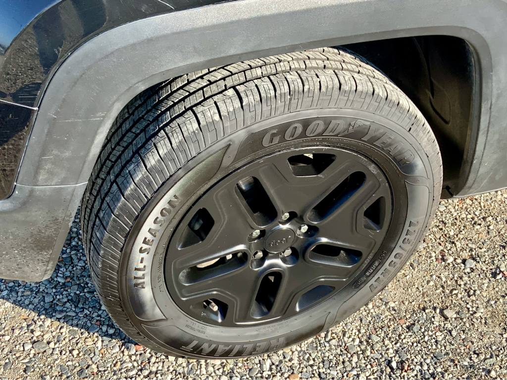 Thumbnail: 2018 Jeep Renegade - 30