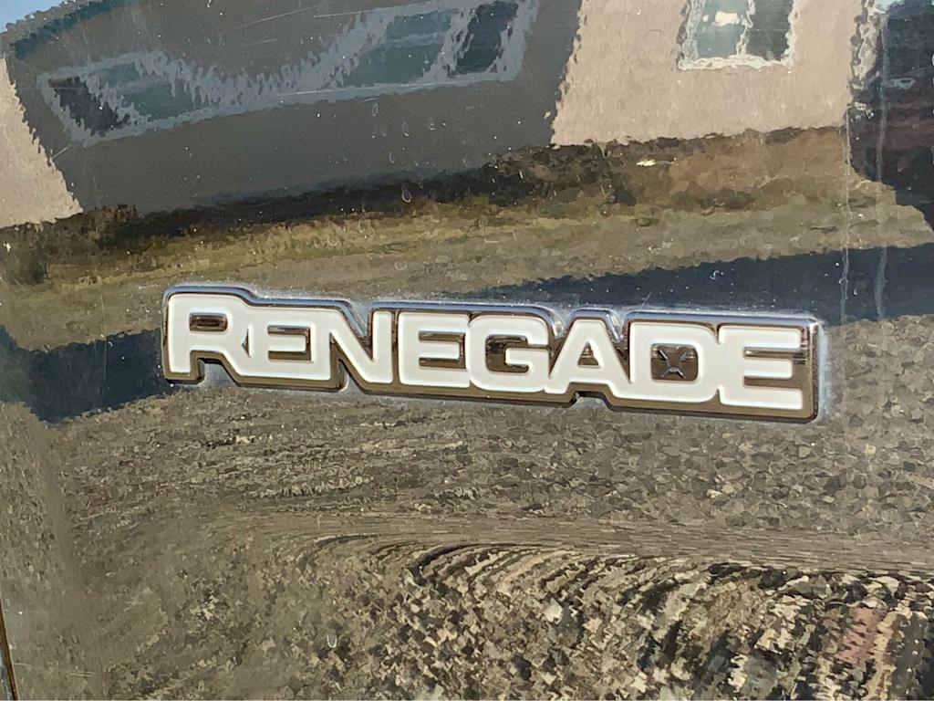 Thumbnail: 2018 Jeep Renegade - 8