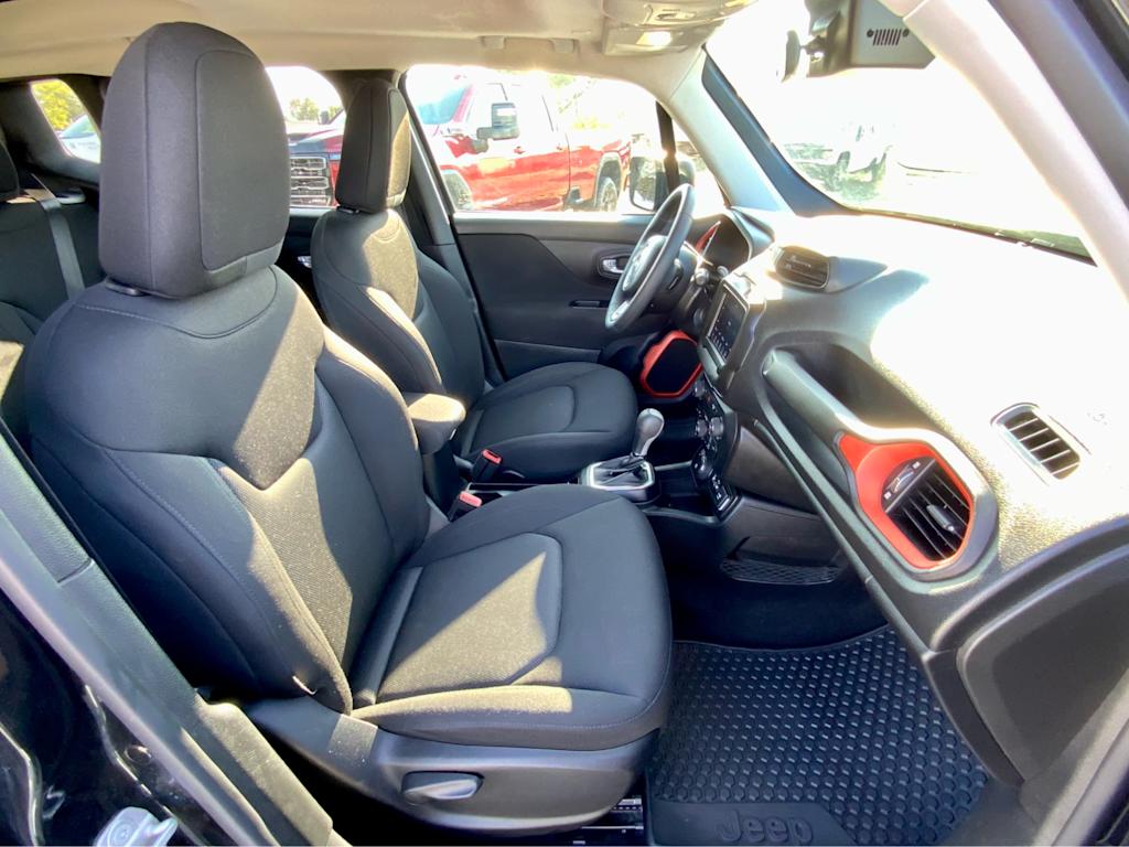 Thumbnail: 2018 Jeep Renegade - 12