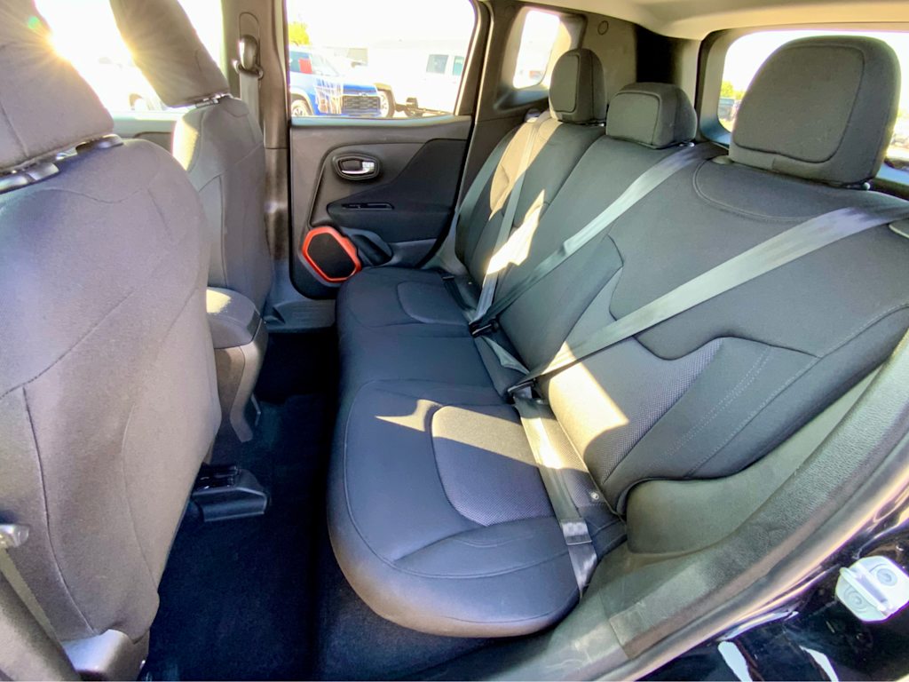 Thumbnail: 2018 Jeep Renegade - 33