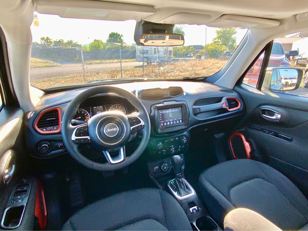 Thumbnail: 2018 Jeep Renegade - 10