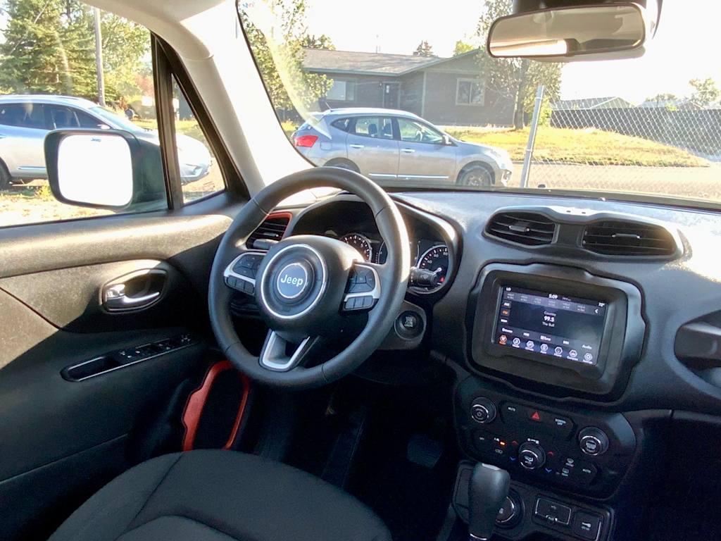 Thumbnail: 2018 Jeep Renegade - 36