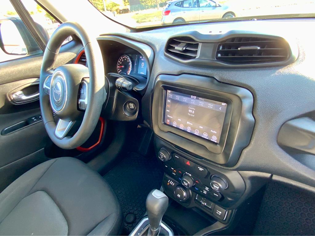 Thumbnail: 2018 Jeep Renegade - 41