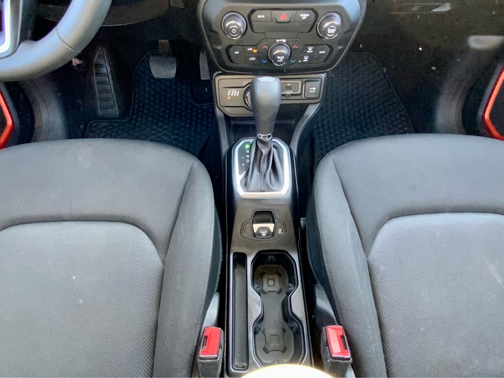 Thumbnail: 2018 Jeep Renegade - 16