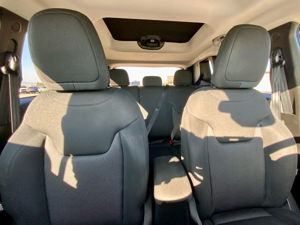 Thumbnail: 2018 Jeep Renegade - 35