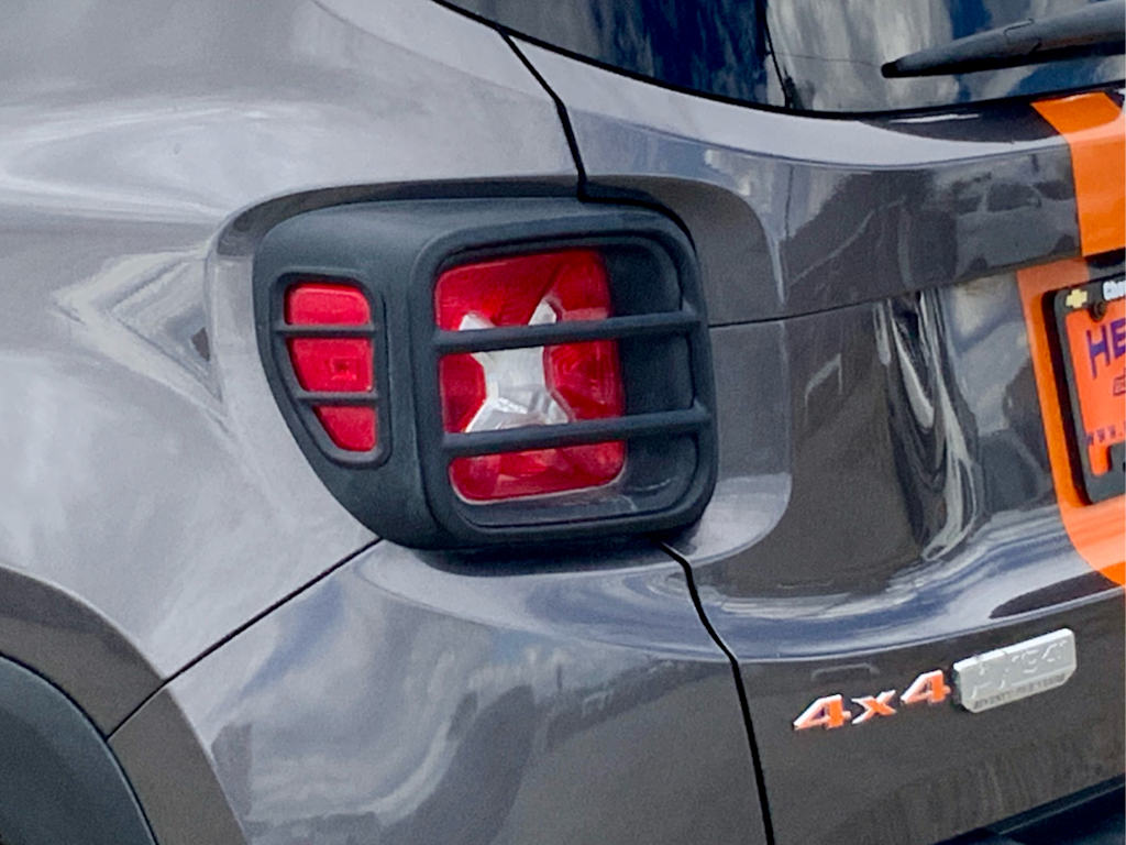 Thumbnail: 2017 Jeep Renegade - 24