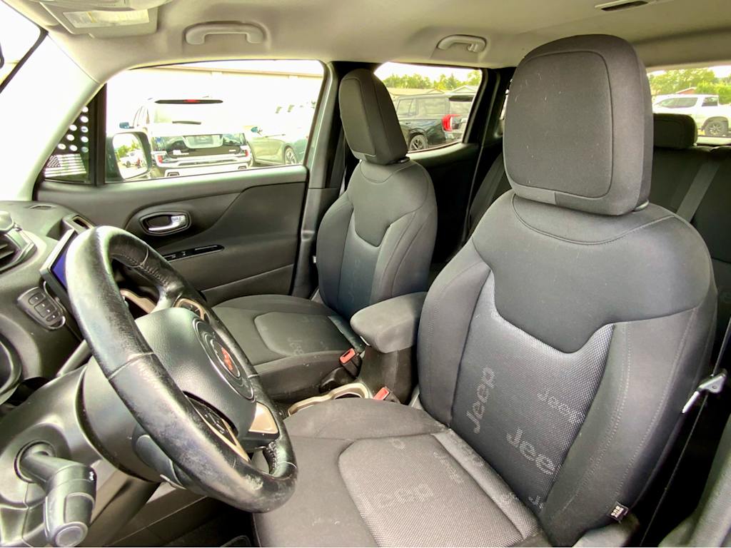 Thumbnail: 2017 Jeep Renegade - 10