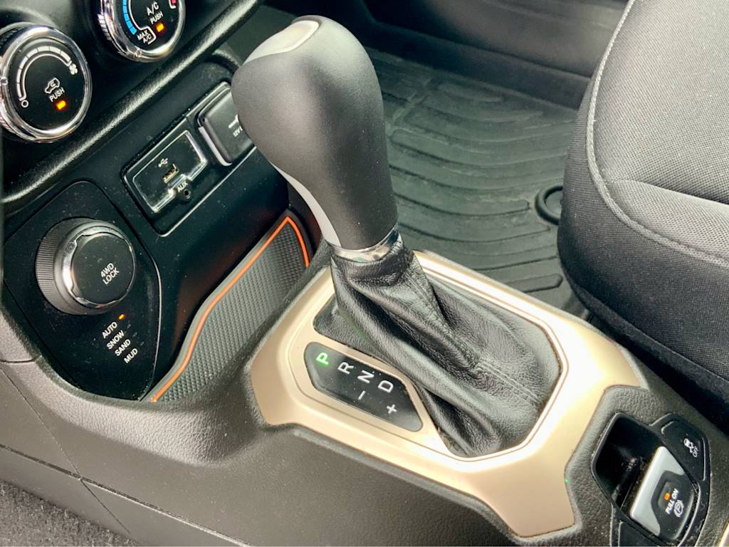 Thumbnail: 2017 Jeep Renegade - 16