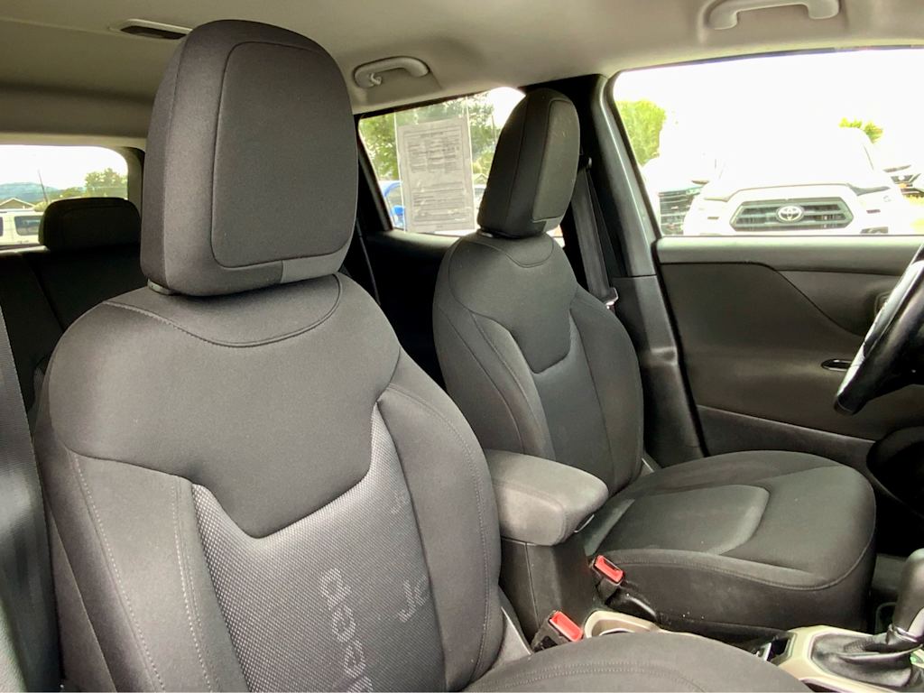 Thumbnail: 2017 Jeep Renegade - 11