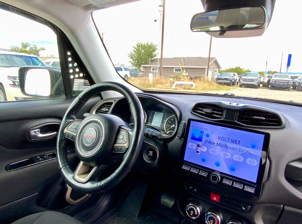 Thumbnail: 2017 Jeep Renegade - 9