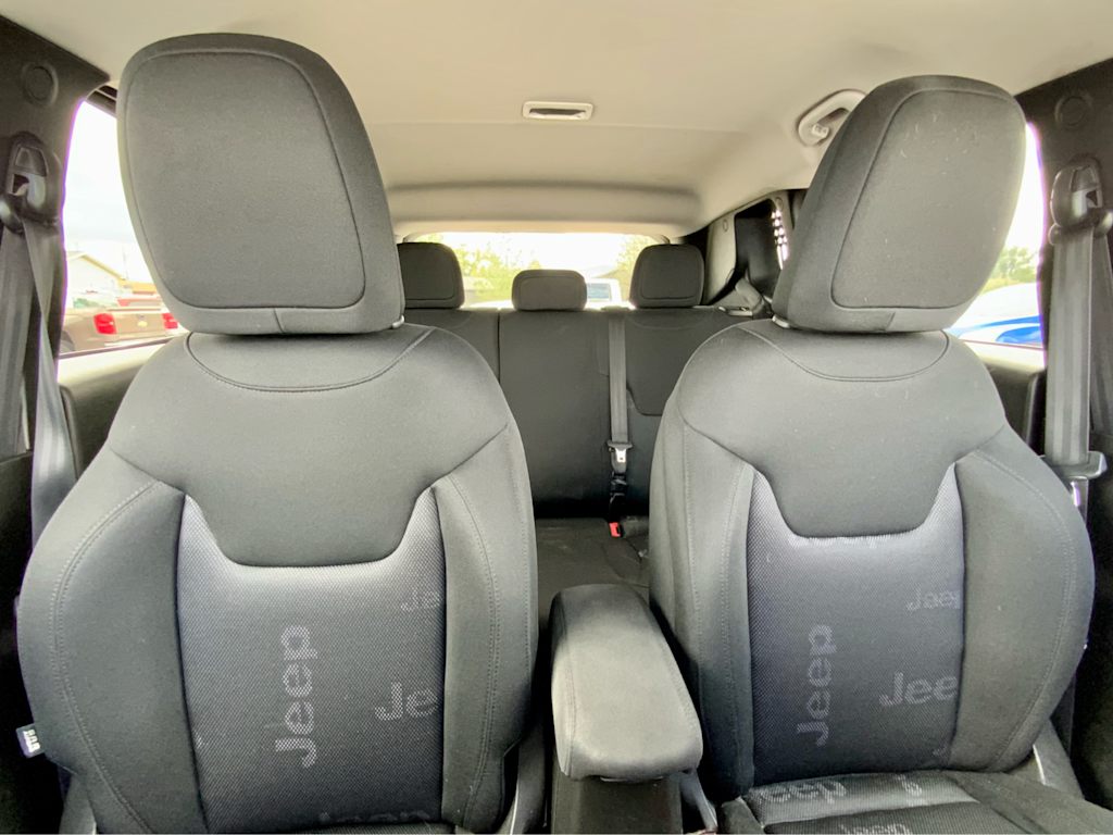 Thumbnail: 2017 Jeep Renegade - 26