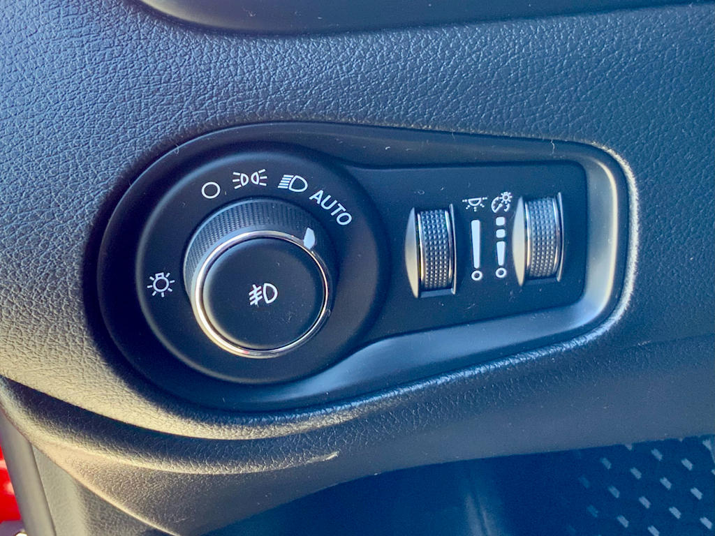 Thumbnail: 2019 Jeep Renegade - 45