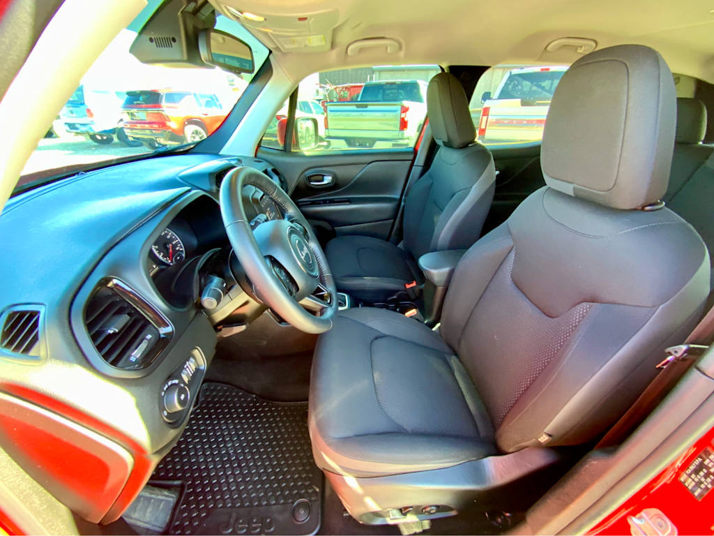 Thumbnail: 2019 Jeep Renegade - 10