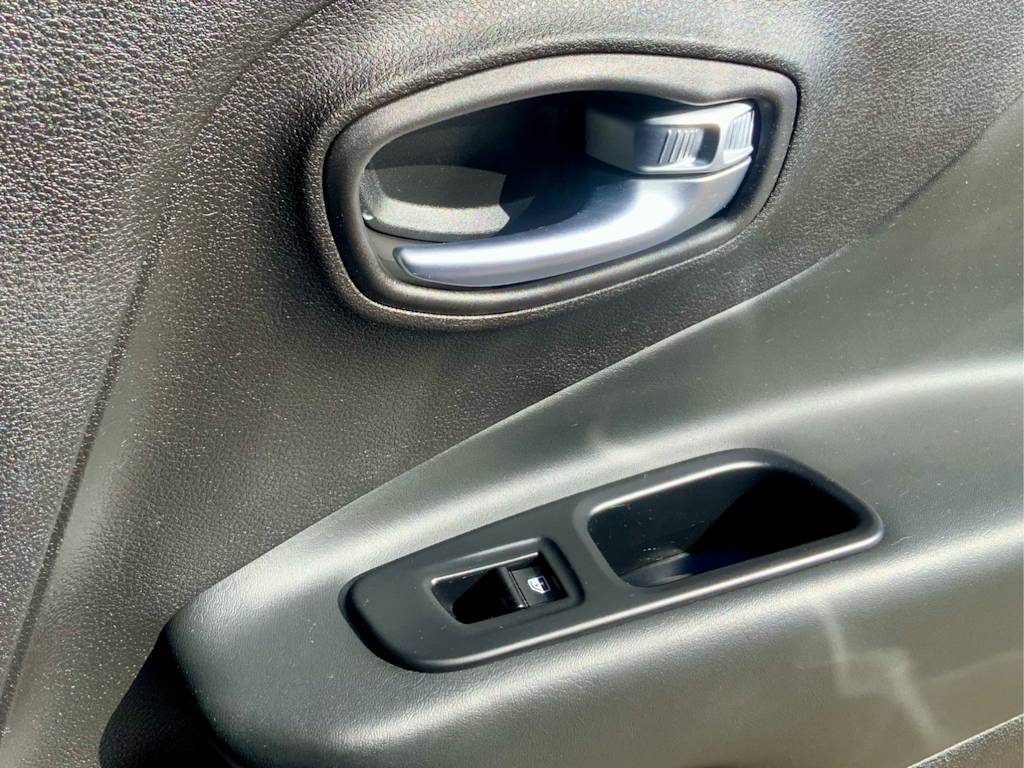 Thumbnail: 2019 Jeep Renegade - 50