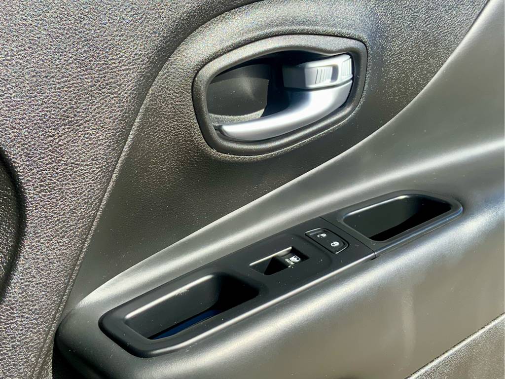 Thumbnail: 2019 Jeep Renegade - 48