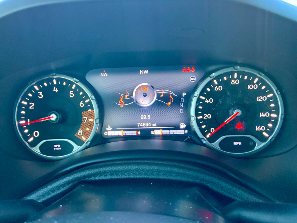 Thumbnail: 2019 Jeep Renegade - 17