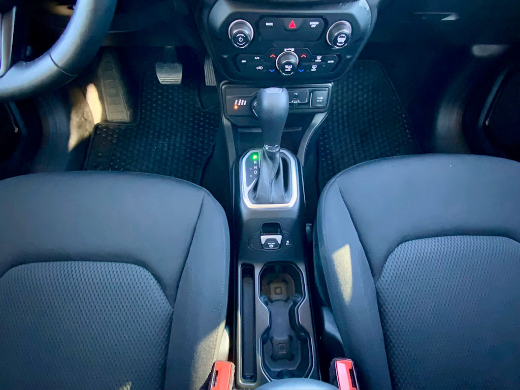 Thumbnail: 2019 Jeep Renegade - 16