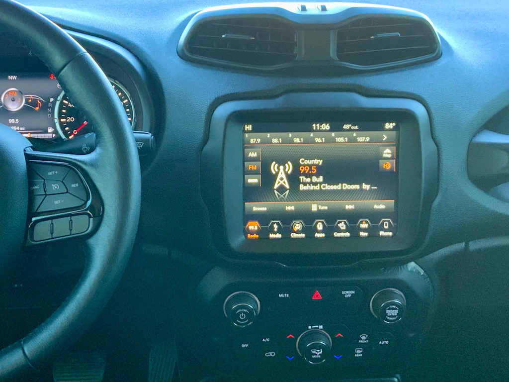 Thumbnail: 2019 Jeep Renegade - 15