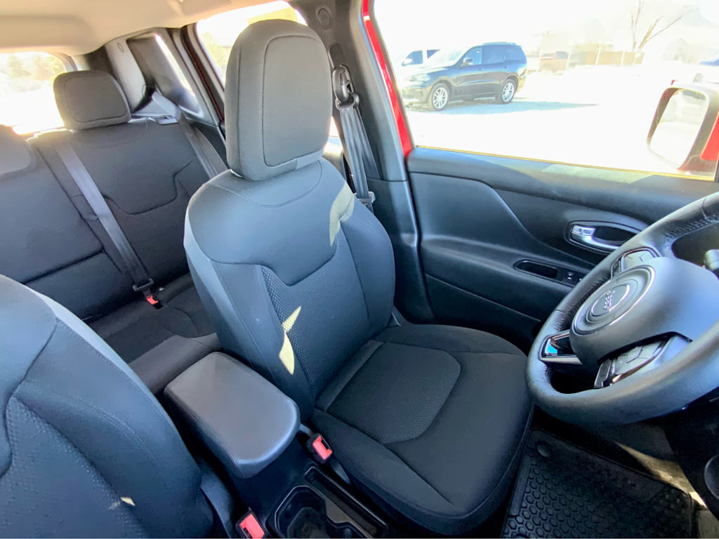 Thumbnail: 2019 Jeep Renegade - 33