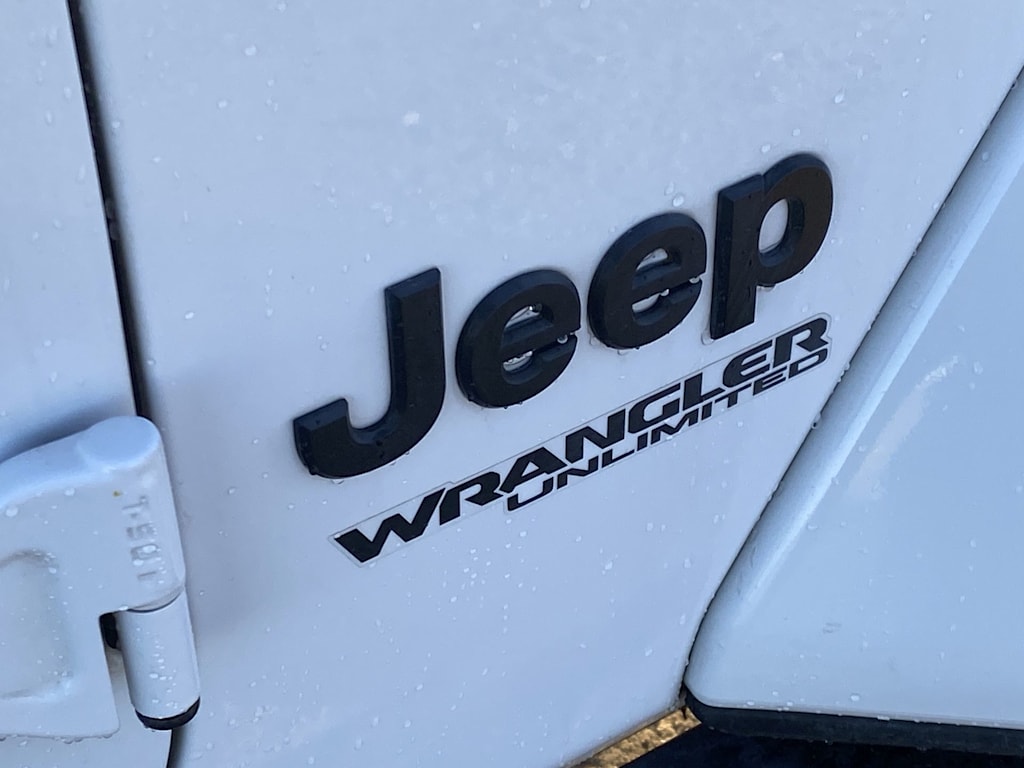 Thumbnail: 2021 Jeep Wrangler - 7