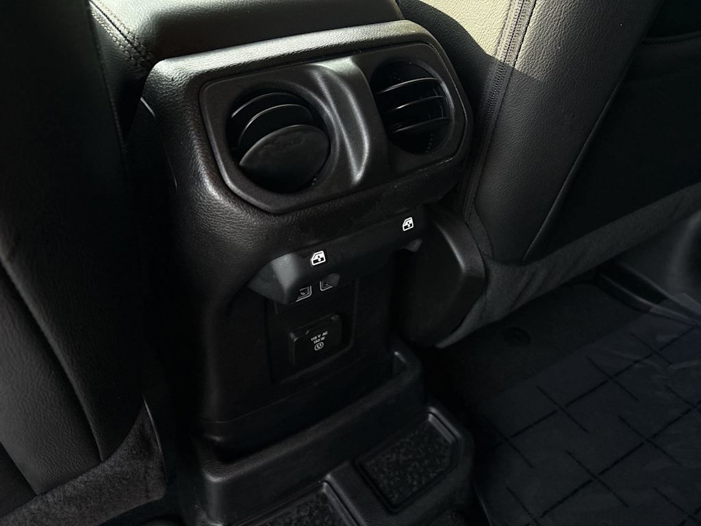 Thumbnail: 2020 Jeep Wrangler - 36