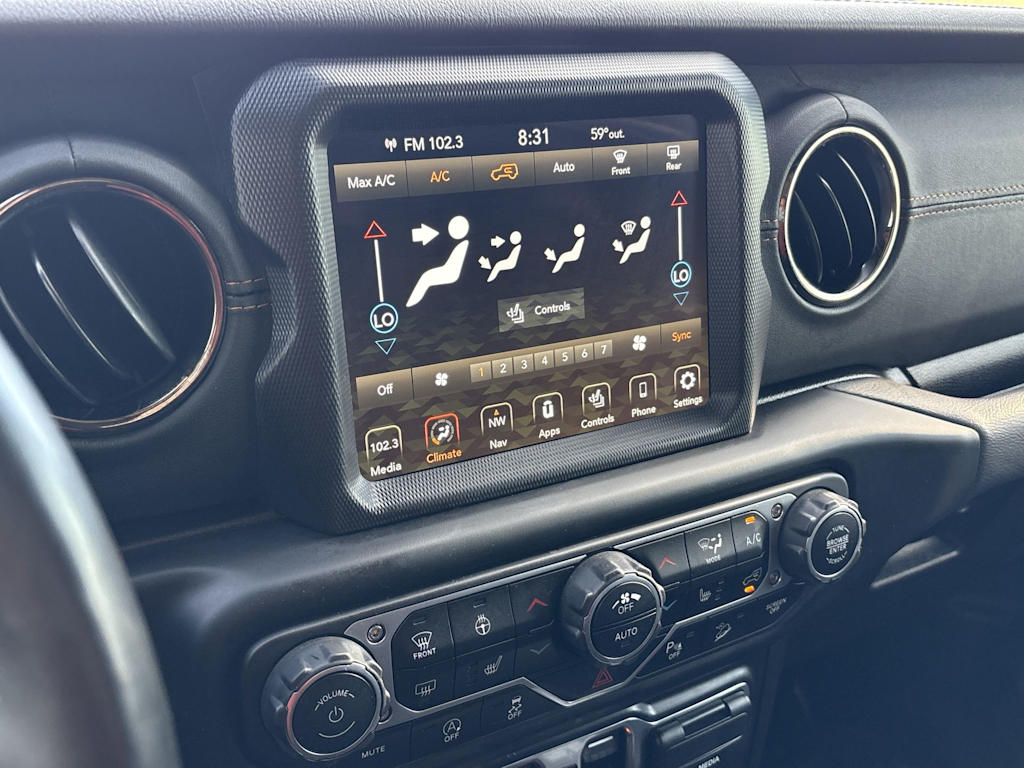 Thumbnail: 2020 Jeep Wrangler - 29