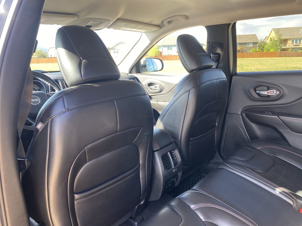 Thumbnail: 2019 Jeep Cherokee - 11