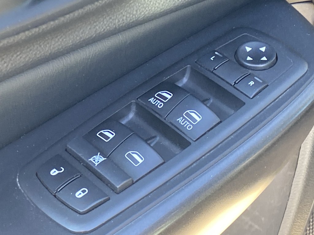Thumbnail: 2019 Jeep Cherokee - 26