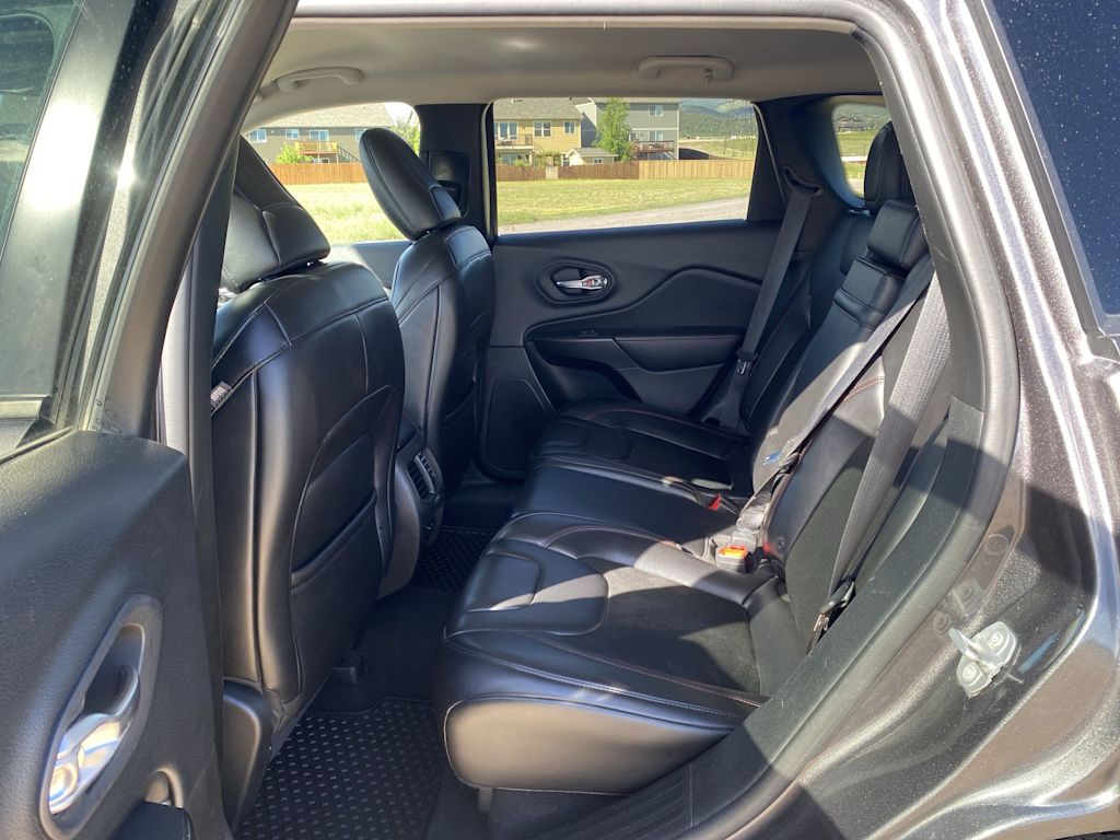 Thumbnail: 2019 Jeep Cherokee - 38