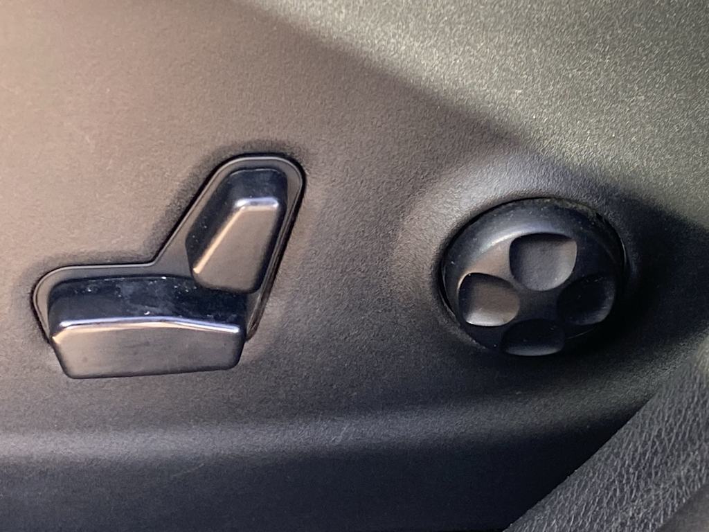 Thumbnail: 2019 Jeep Cherokee - 27