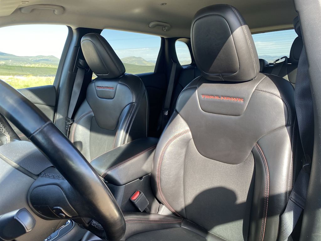 Thumbnail: 2019 Jeep Cherokee - 25